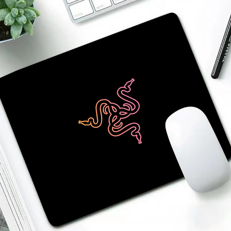 Pc Gaming Jumbo - Razer Luxury Mouse Pad Anime Gamer